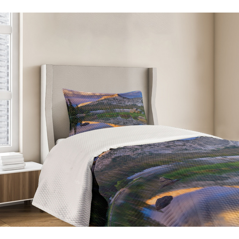 Idyllic Peak Bedspread Set