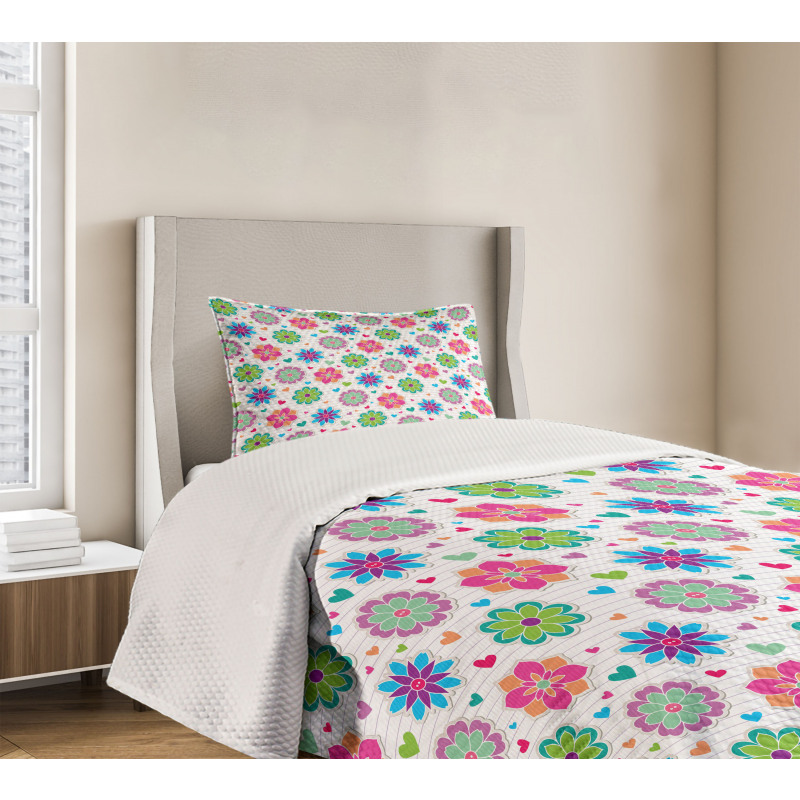 Chamomiles and Hearts Bedspread Set