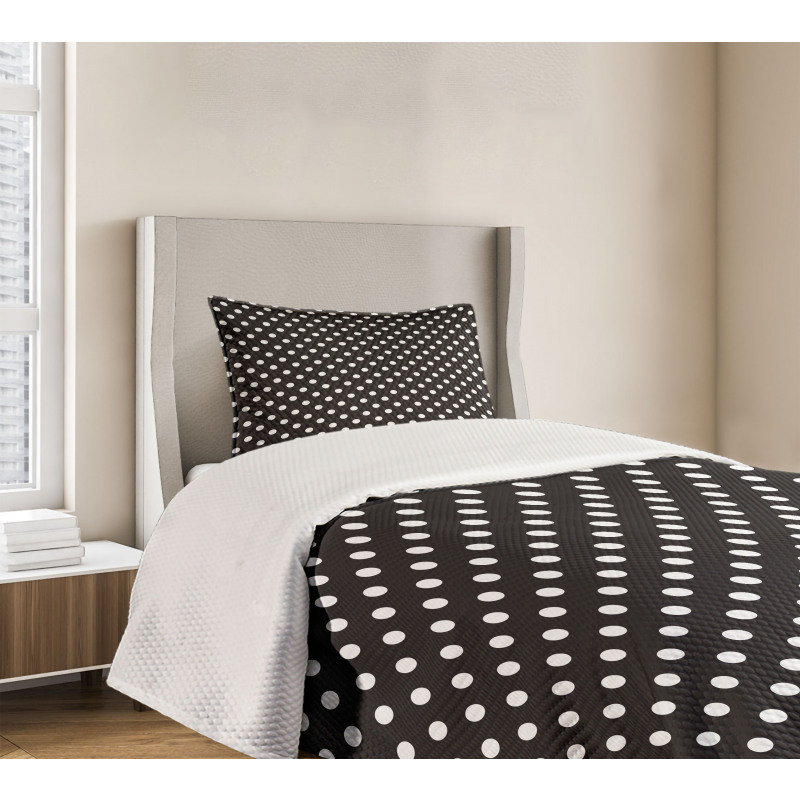 Traditional Dots Bedspread Set