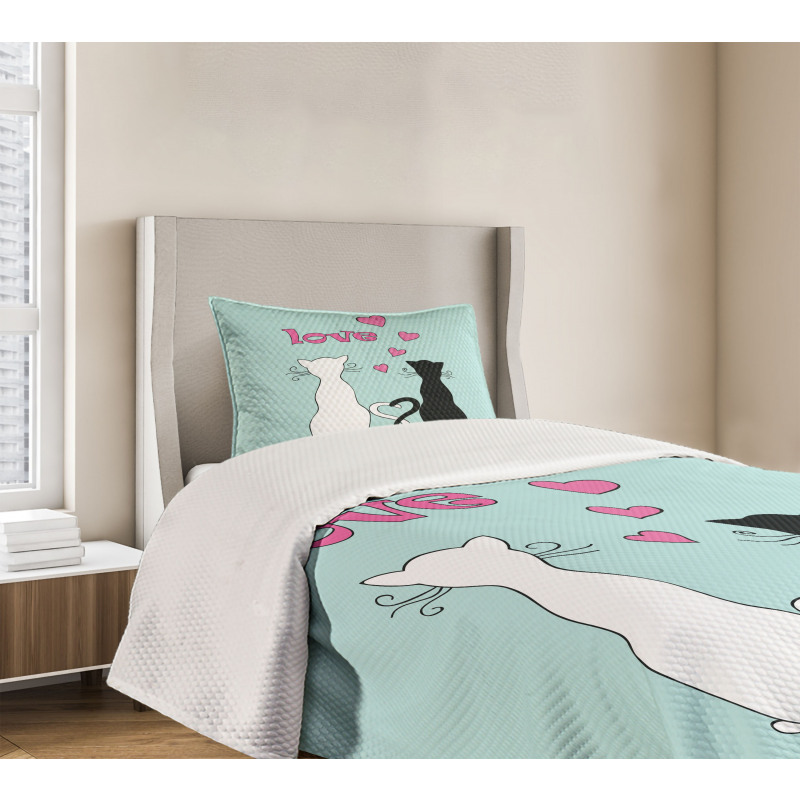 Tangled Tails in Love Bedspread Set