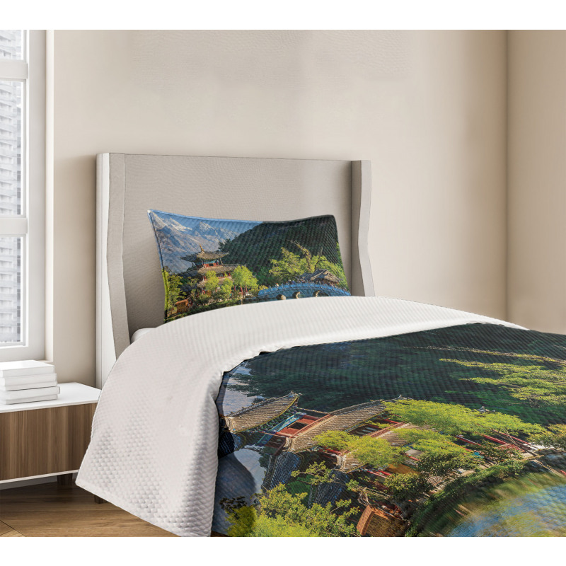 Old Town by Water Bedspread Set