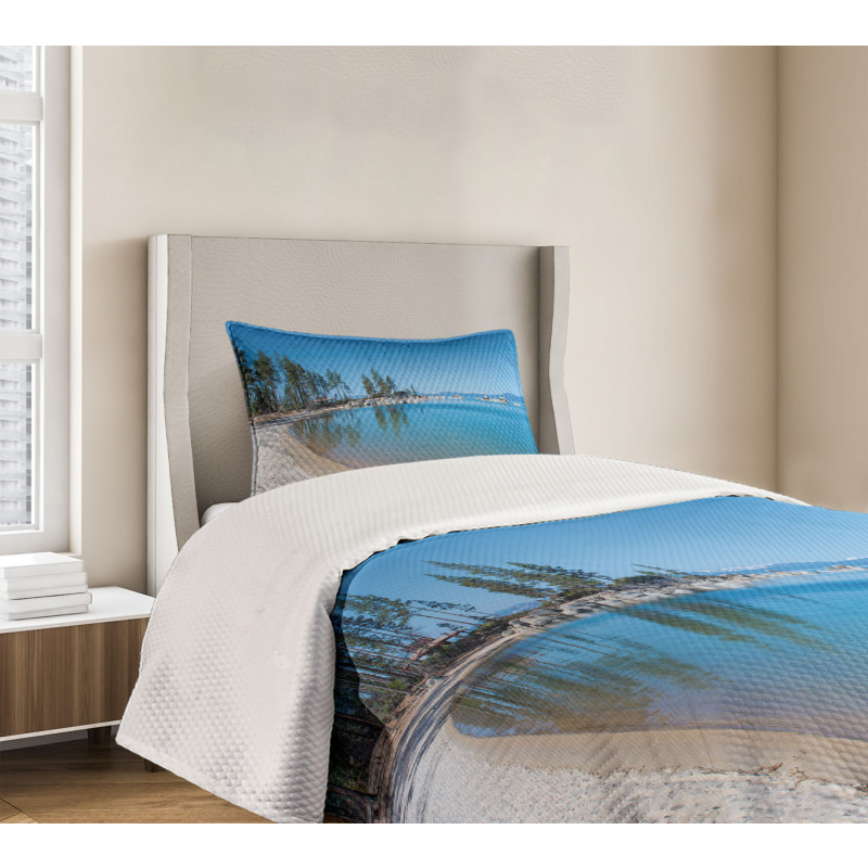 Clear Lake and Shore Bedspread Set