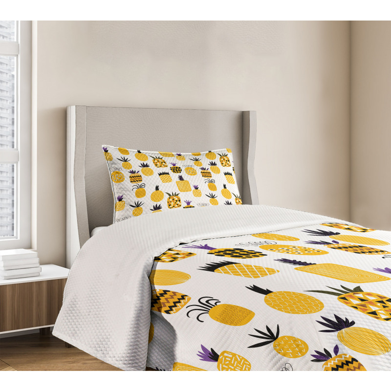 Summertime Pineapples Bedspread Set