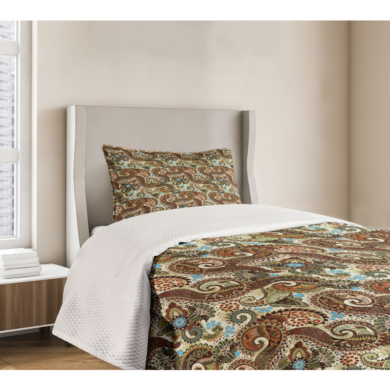 Persian Teardrop Motif Bedspread Set