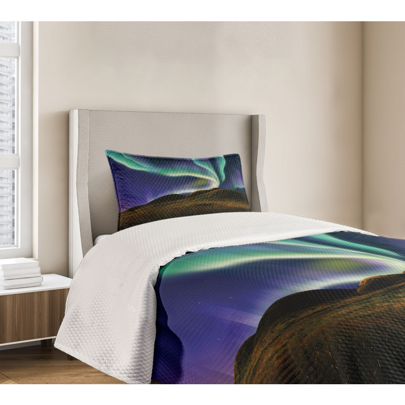 Meadows in the Night Bedspread Set