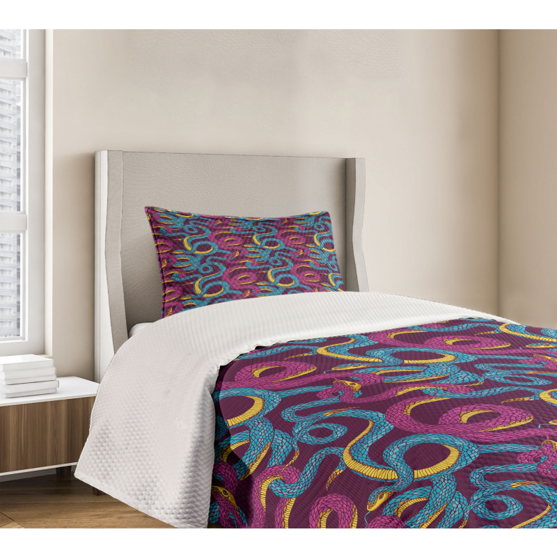 Hand Drawn Art Snakes Bedspread Set