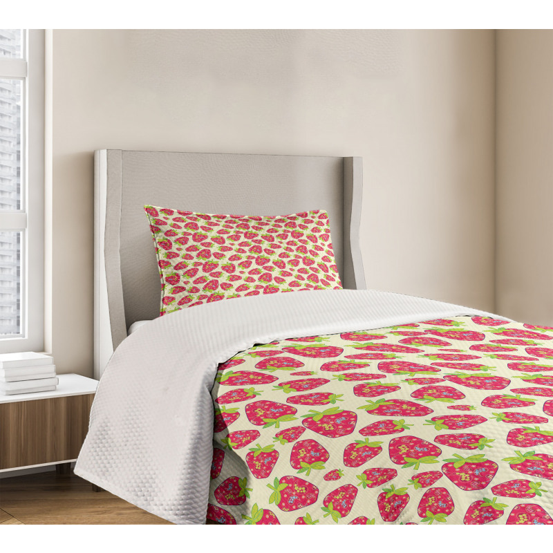 Fruit Paisley Motifs Bedspread Set