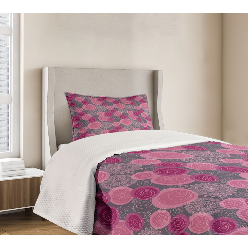 Lace Swirled Circle Bedspread Set