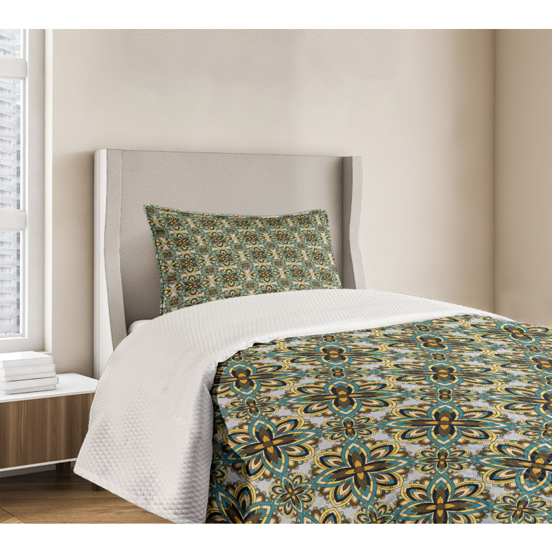 Motif Pattern Bedspread Set