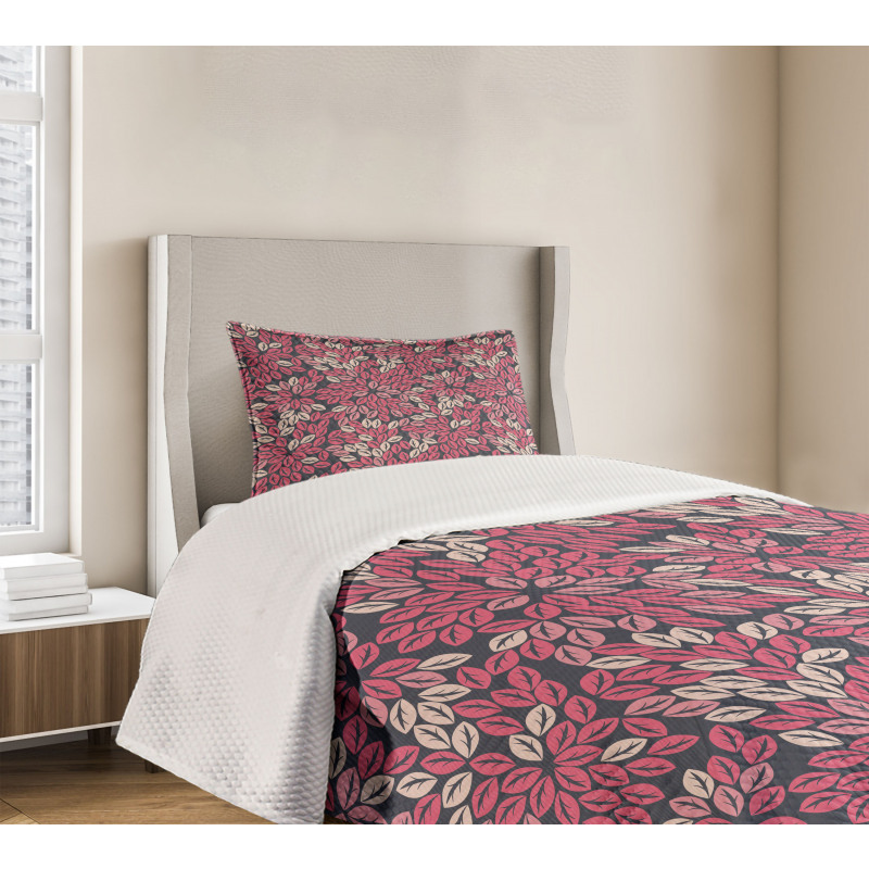 Abstract Laurel Foliage Bedspread Set