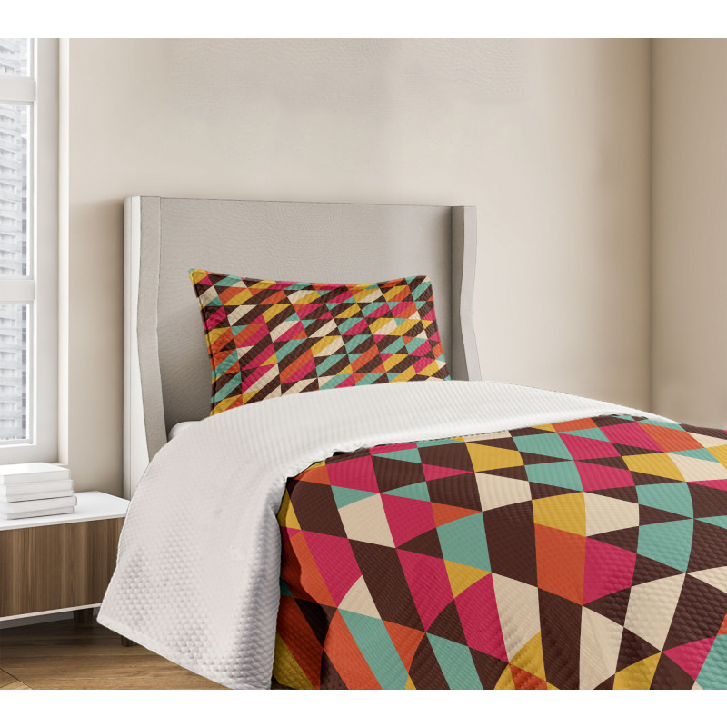 Parallel Bars Triangle Bedspread Set