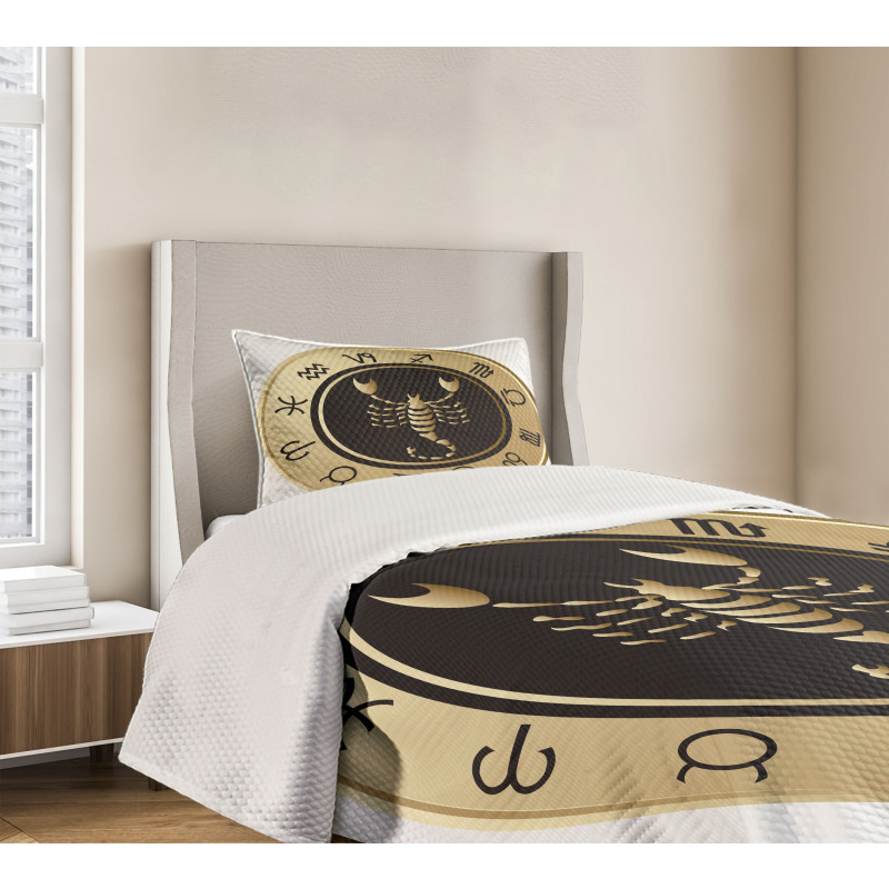 Signs Circle Bedspread Set