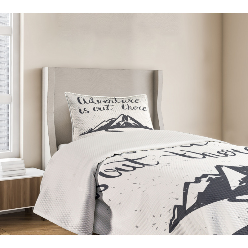 Mountain and Road Bedspread Set