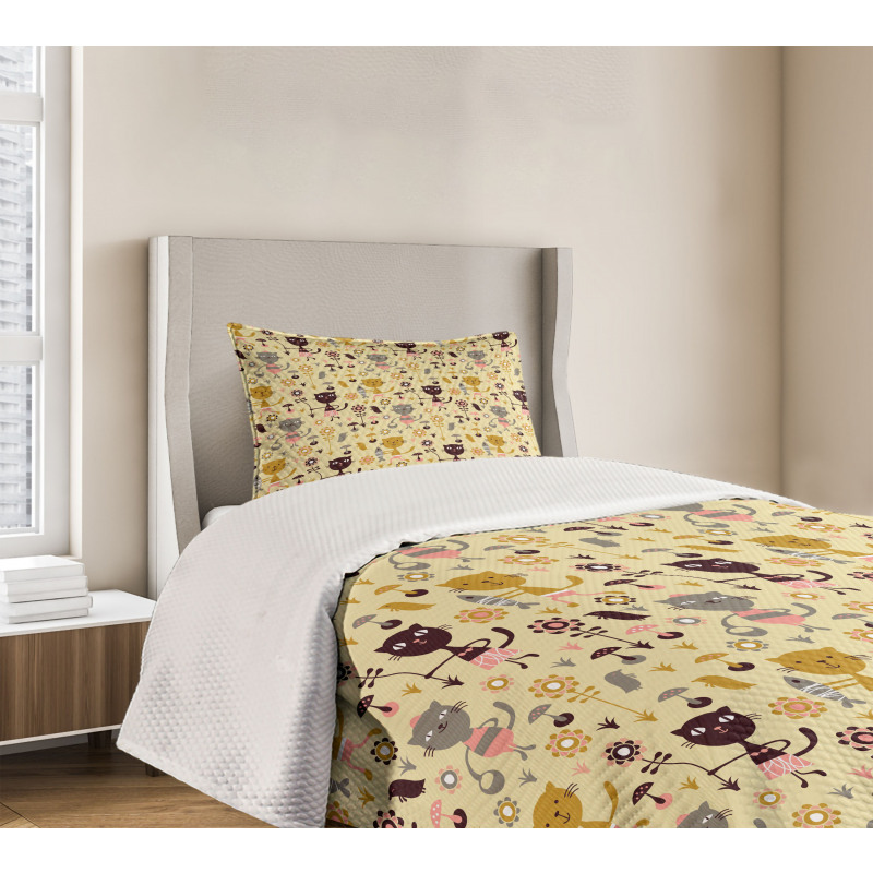 Feline Animals in Forest Bedspread Set