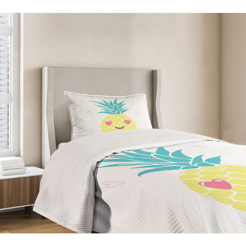 Heart Eyes Pineapple Bedspread Set