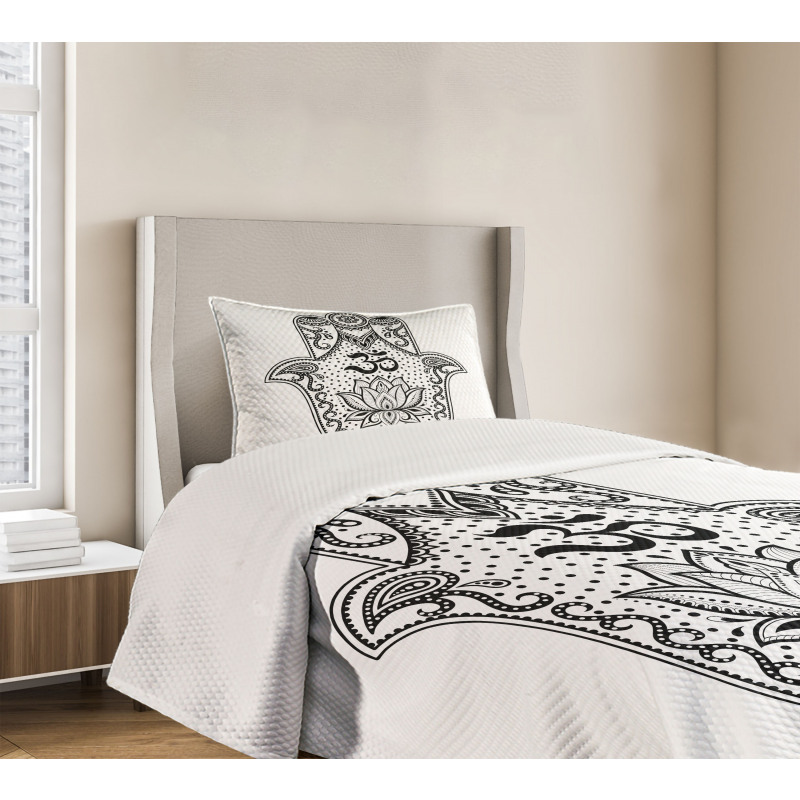 Oriental Curlicues Lotus Bedspread Set