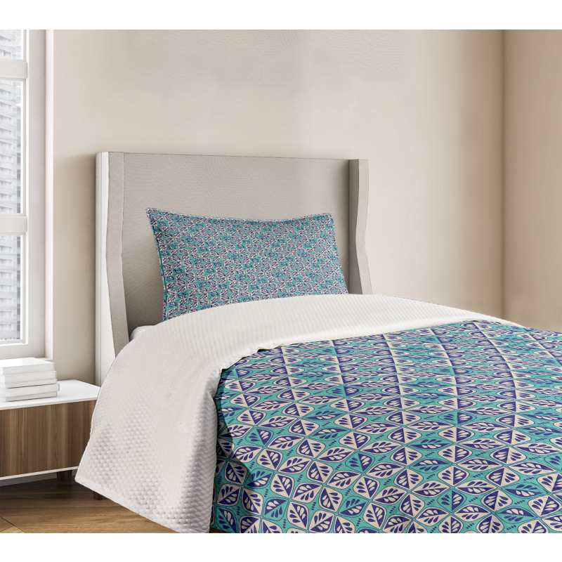 Geometric Contrast Leaf Bedspread Set