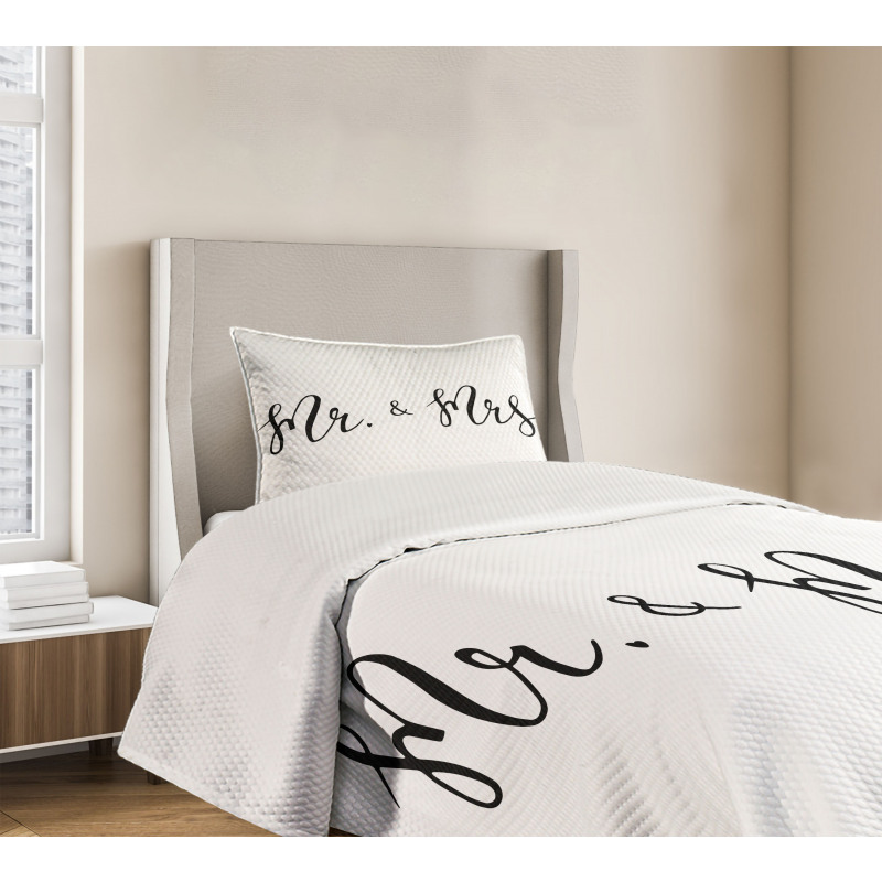 Mr and Mrs Text Bedspread Set