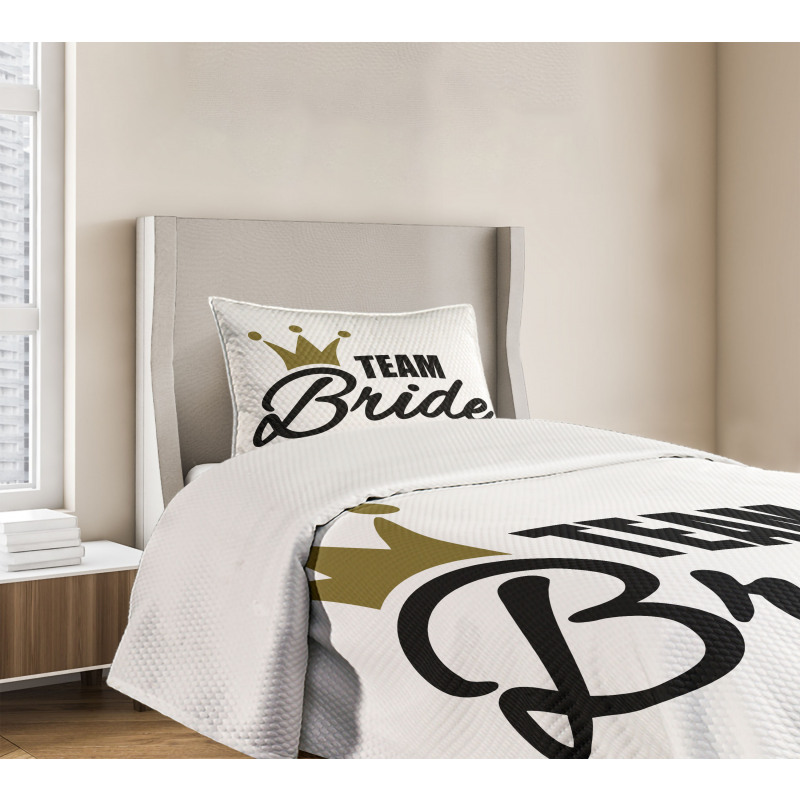 Heraldic Crown Text Bedspread Set