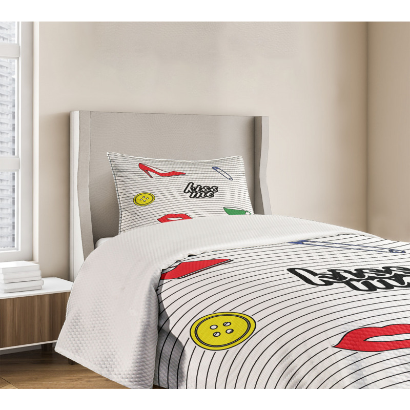 Retro Sticker Pattern Bedspread Set