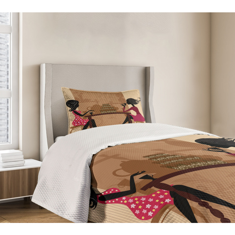 Women Chatting Bedspread Set