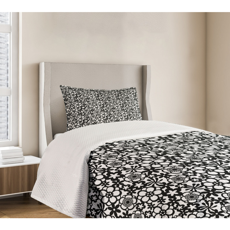 Monochrome Flower Petals Bedspread Set