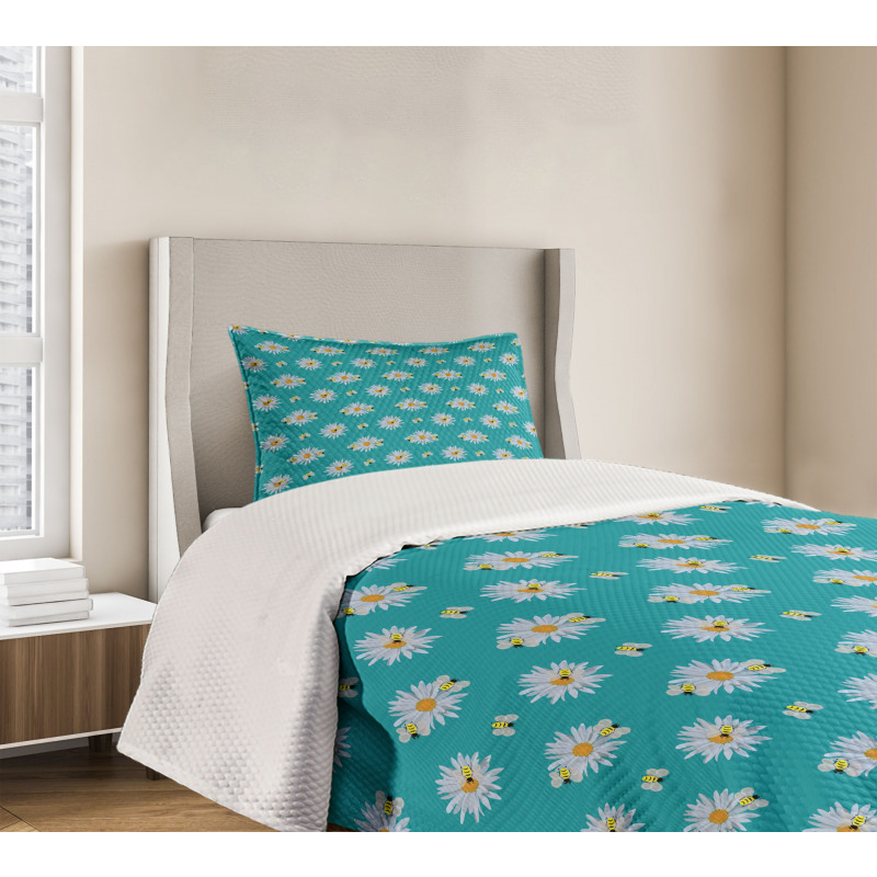 Chamomile Petals and Bees Bedspread Set