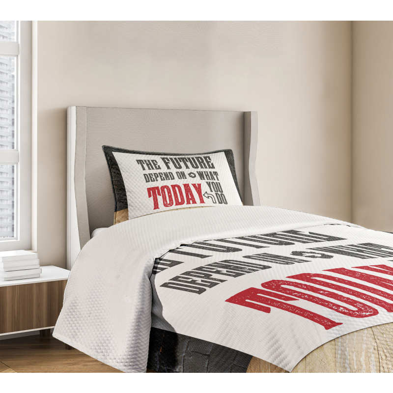 Wise Words Grungy Style Bedspread Set