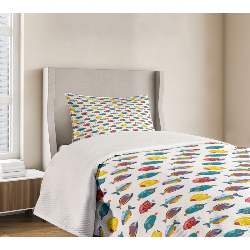 Colorful Tropical Species Bedspread Set