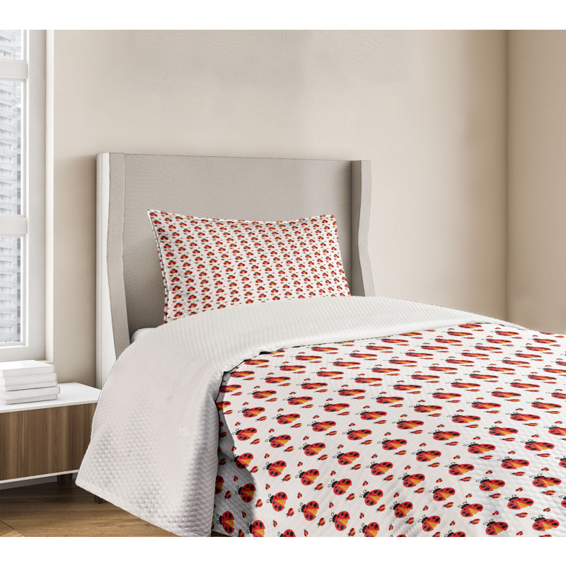 Flat Design Insects Bedspread Set