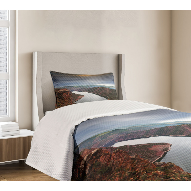 Mountain River Scenery Bedspread Set