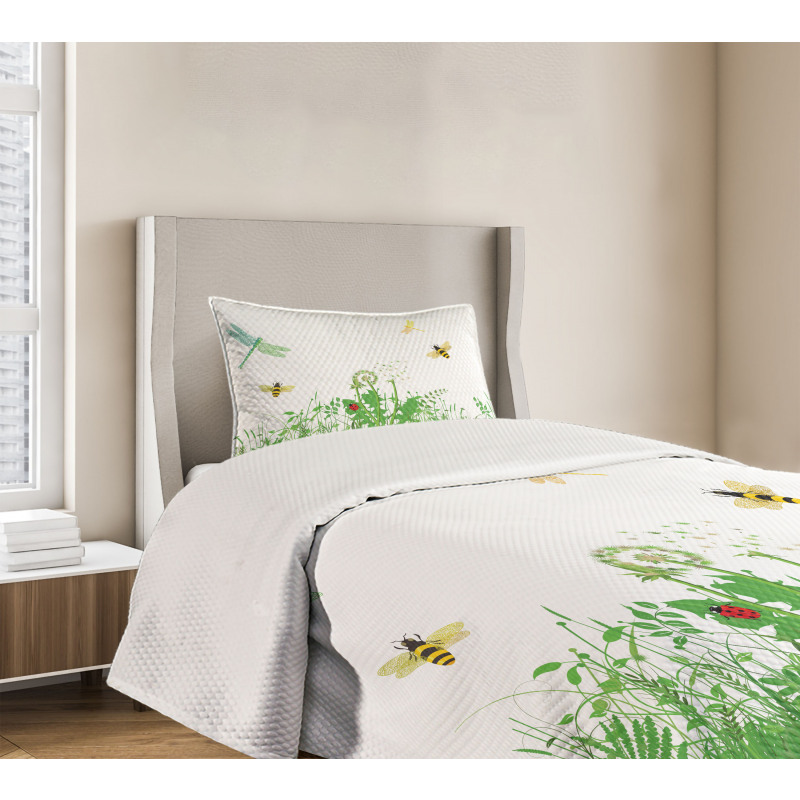 Flourishing Foliage Bees Bedspread Set