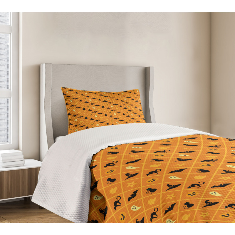 Cat Hat Bat Leaves Pumpkin Bedspread Set