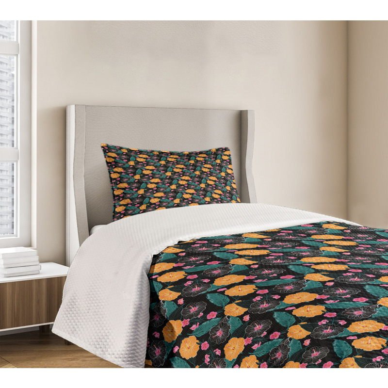 Artwork in Hawaiian Style Bedspread Set