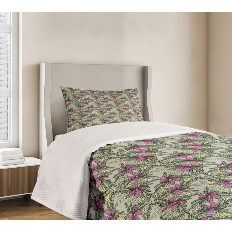 Flowers and Leaves Pattern Bedspread Set