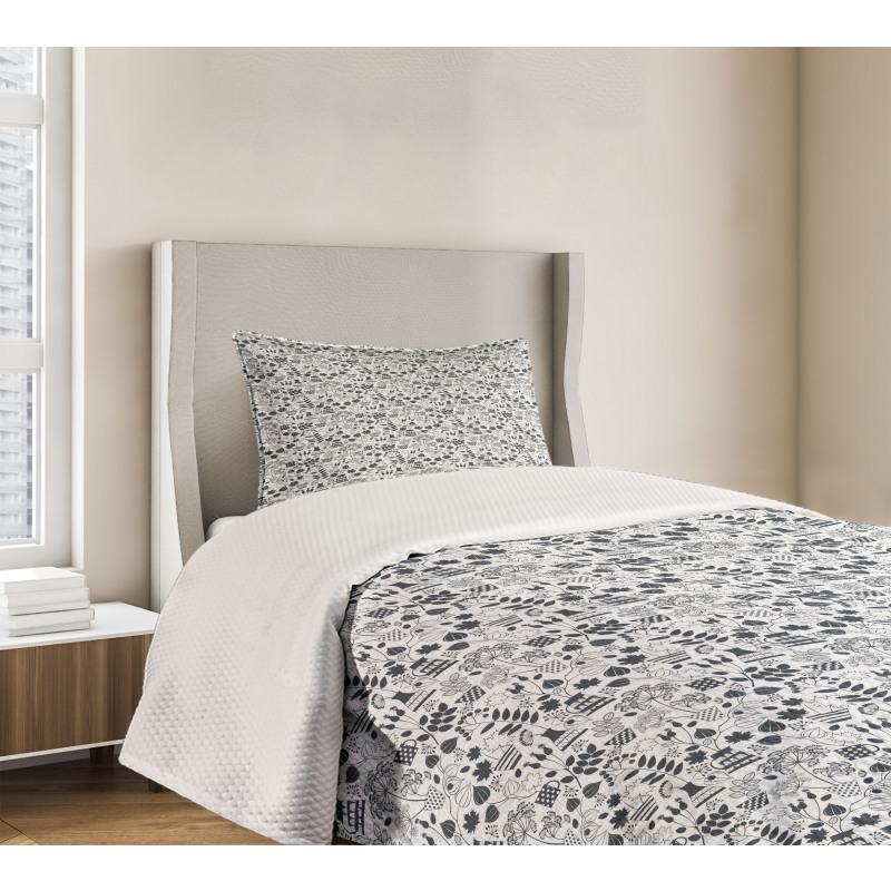Greyscale Blossoming Flora Bedspread Set