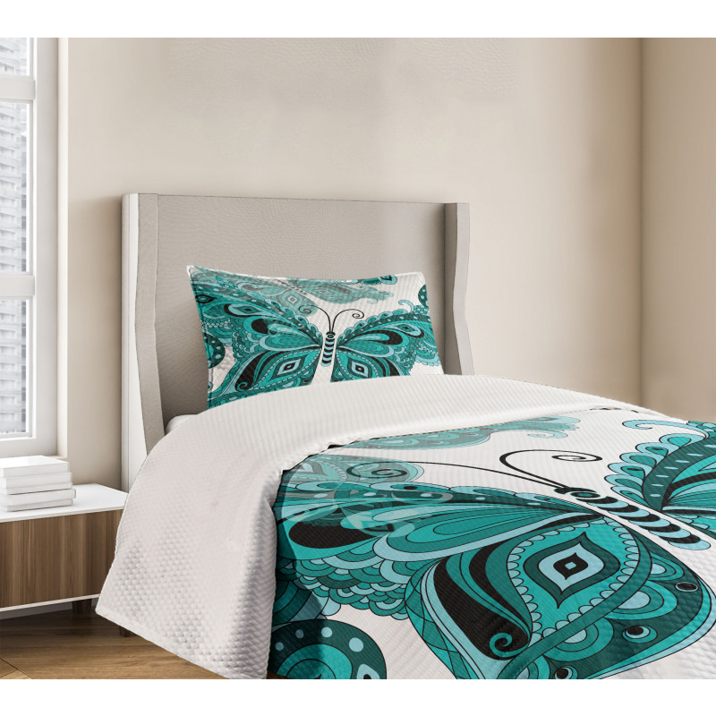 Ornamental Animal Pattern Bedspread Set