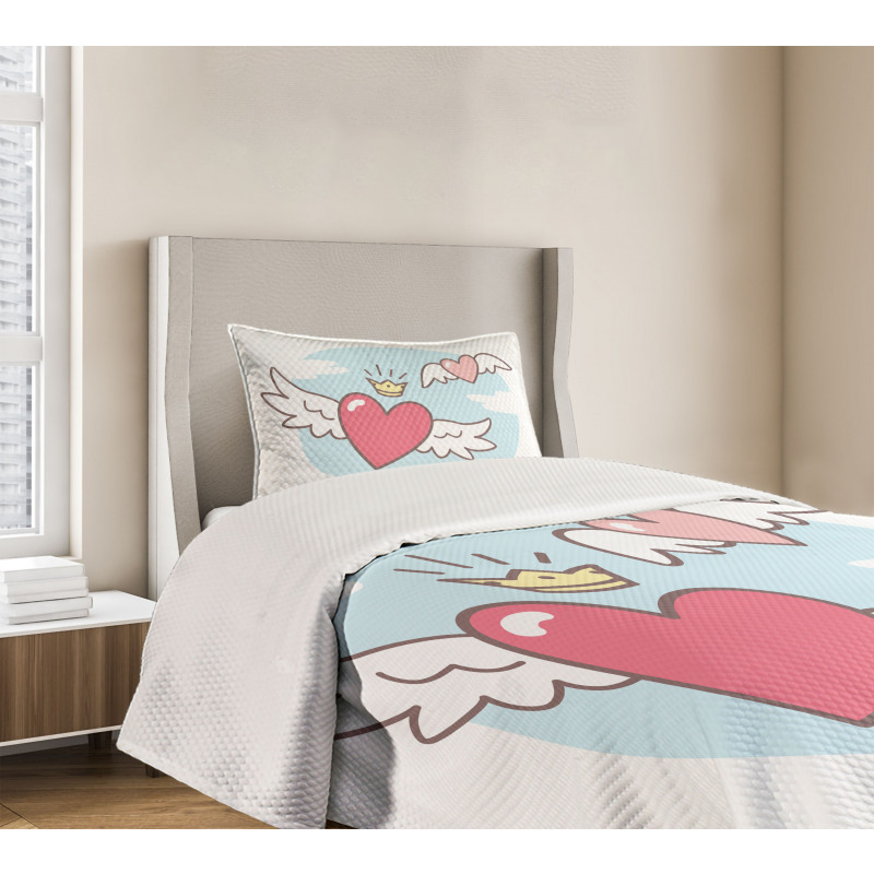 Flying Hearts and Crown Bedspread Set