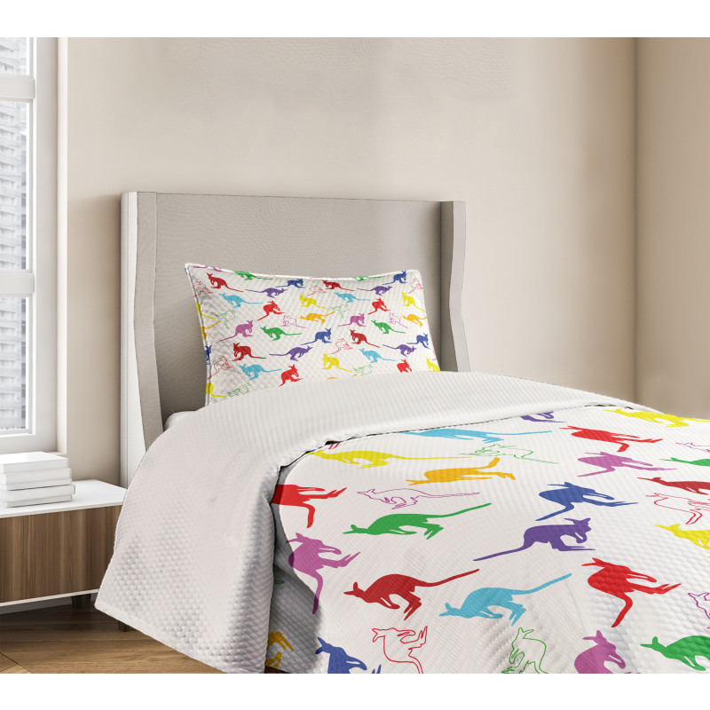 Vibrant Wildlife Concept Bedspread Set