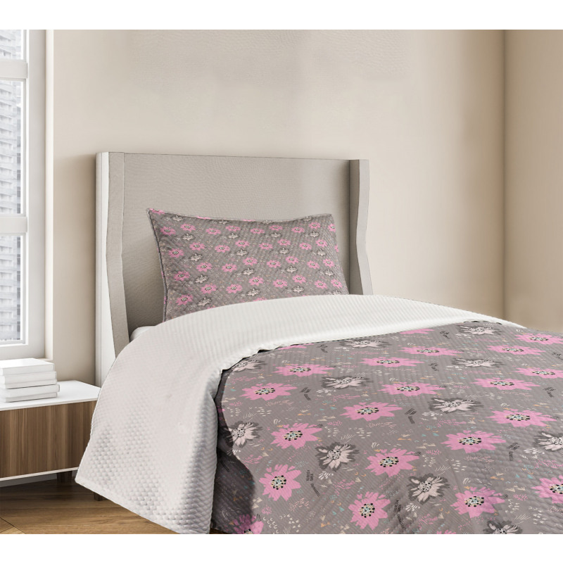 Abstract Blooming Flower Bedspread Set