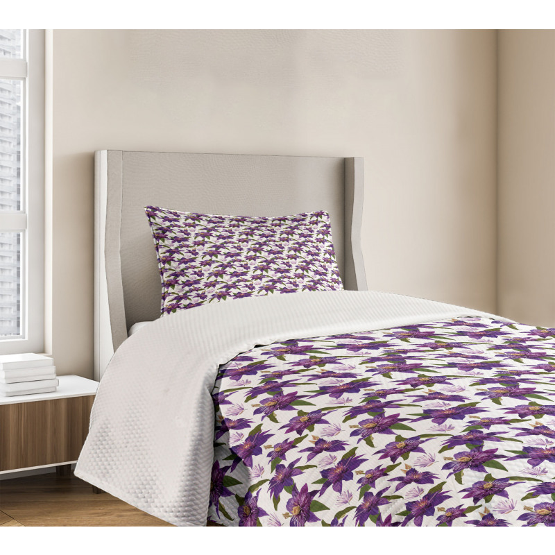 Clematis Blossoms Look Bedspread Set