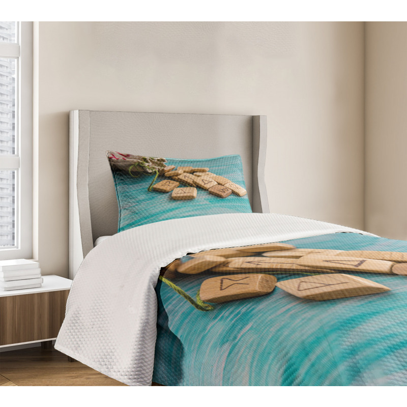 the Image of Wooden Pieces Bedspread Set