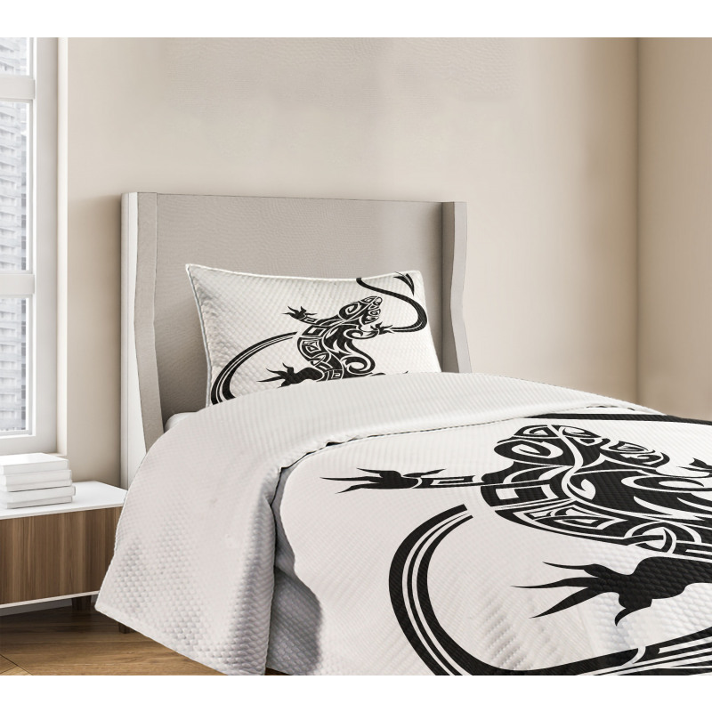 Lizard Silhouette Design Bedspread Set