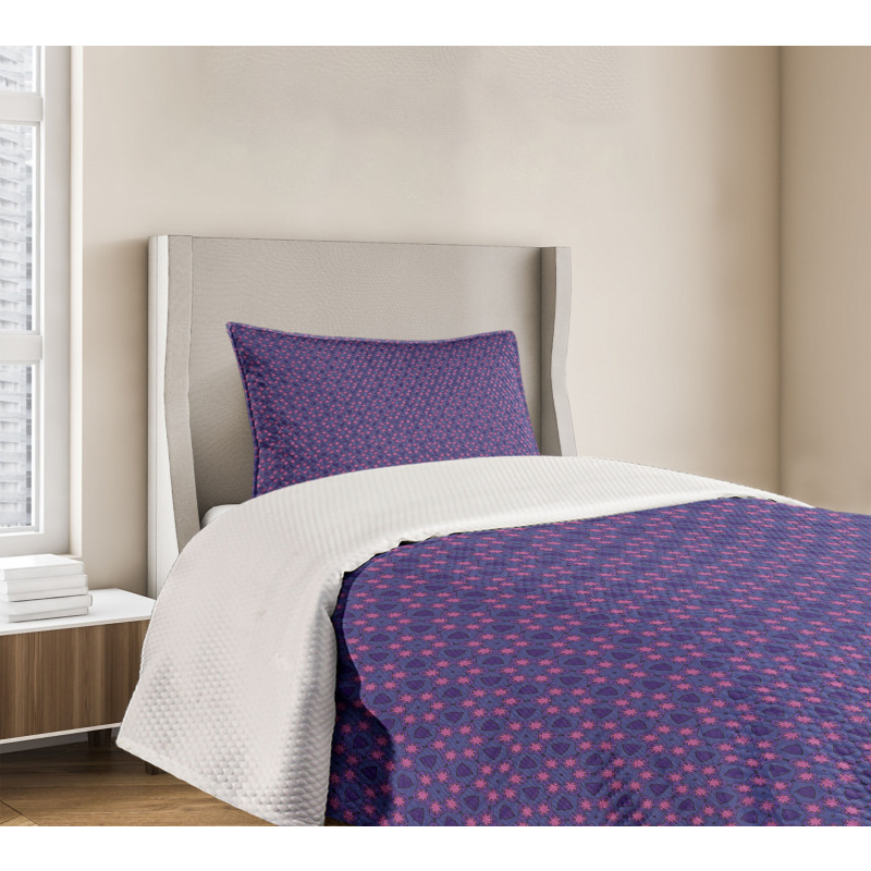 Flowers Lattice Repetition Bedspread Set