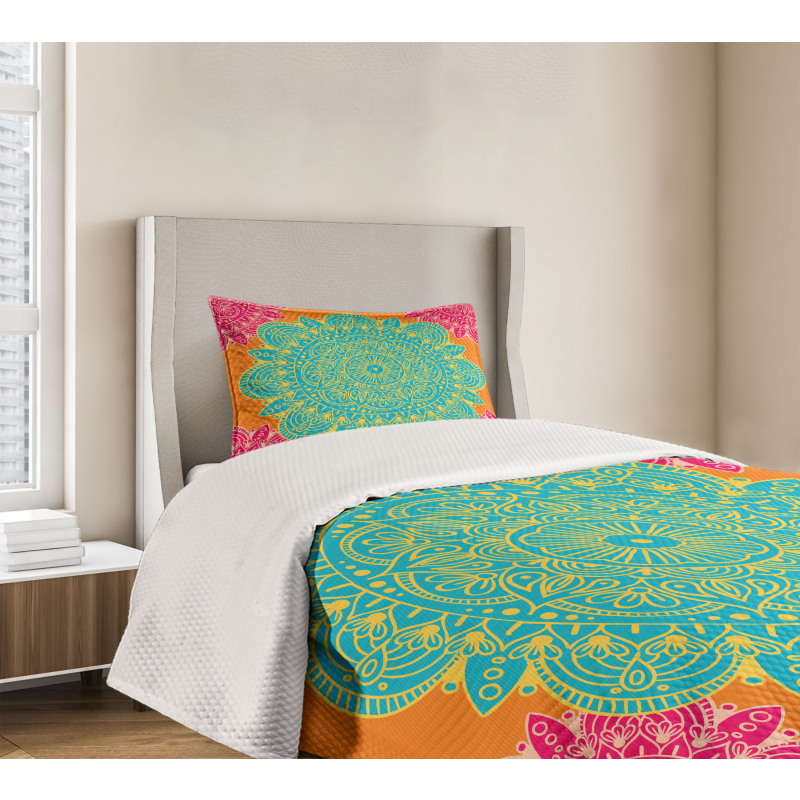 Blossoming Flower Pattern Bedspread Set