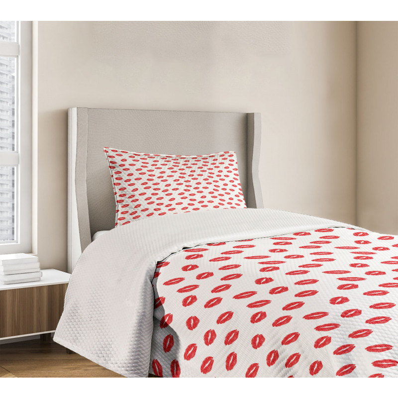 Red Kisses Imprint Bedspread Set