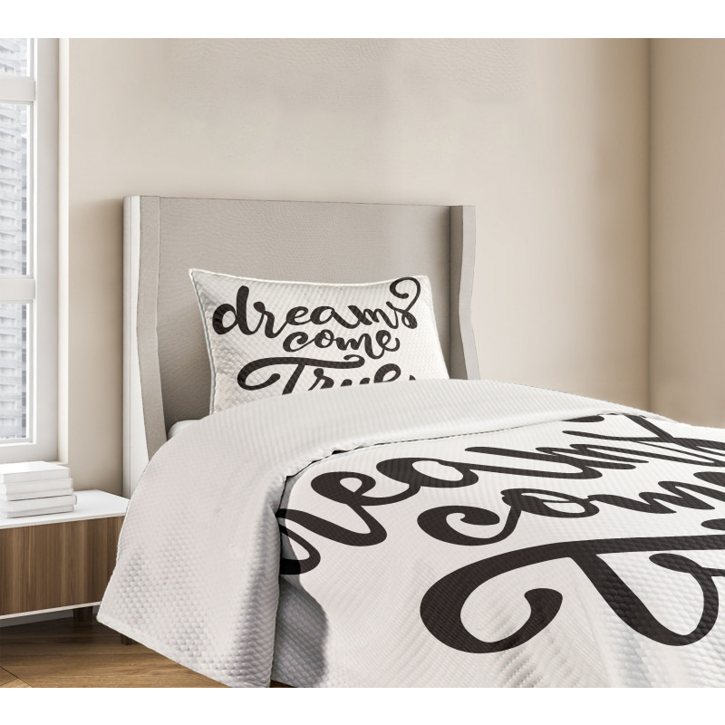 Dreams Come True Lettering Bedspread Set