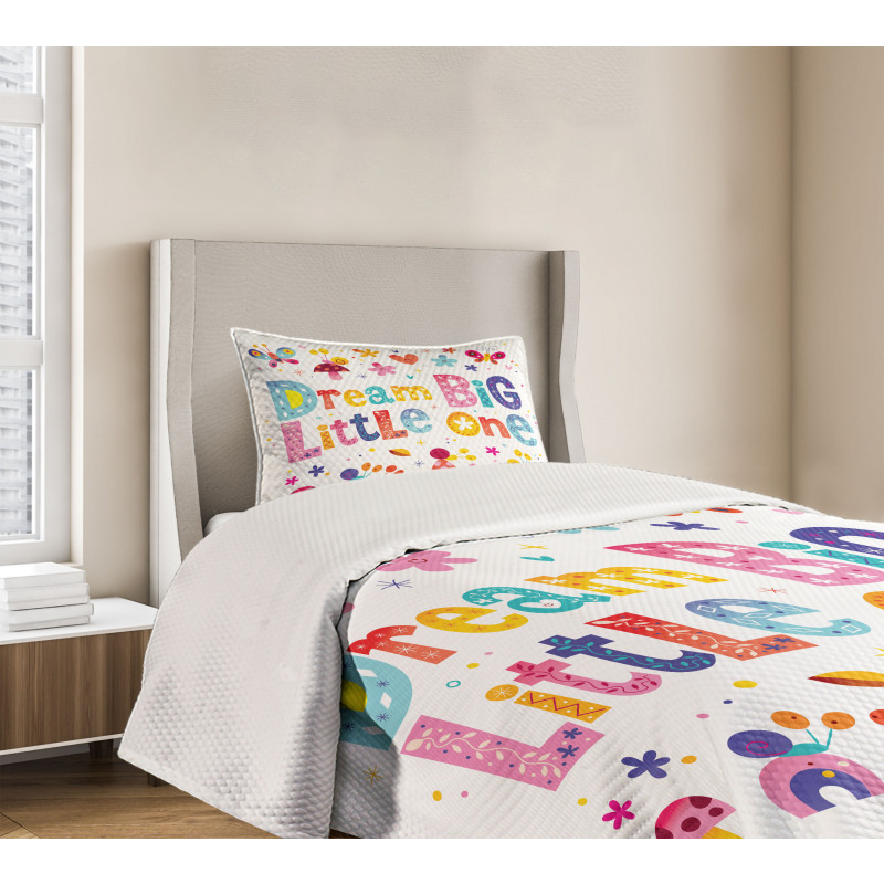 Little Words Composition Bedspread Set