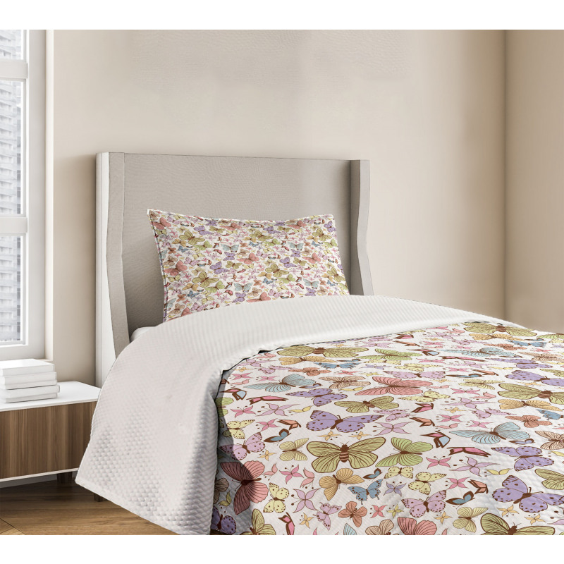 Doodle Motley Butterflies Bedspread Set