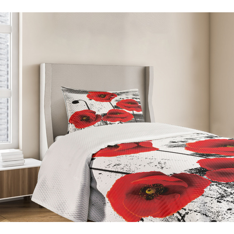 Grunge Brush Flowers Bedspread Set